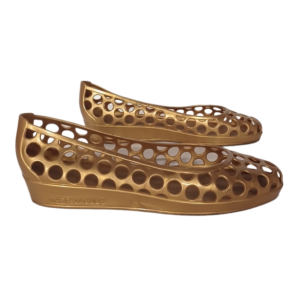 MARC JACOBS Gold Surf Jelly Perforated Polka Dot Closed Toe Sandals 35 (5) - Picture 3 of 11
